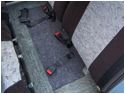 nový filcový koberec pod zadnými sedačkami